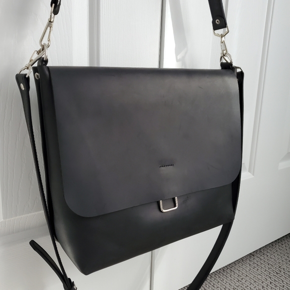 Handmade leather laptop bag - Picture 4 of 11